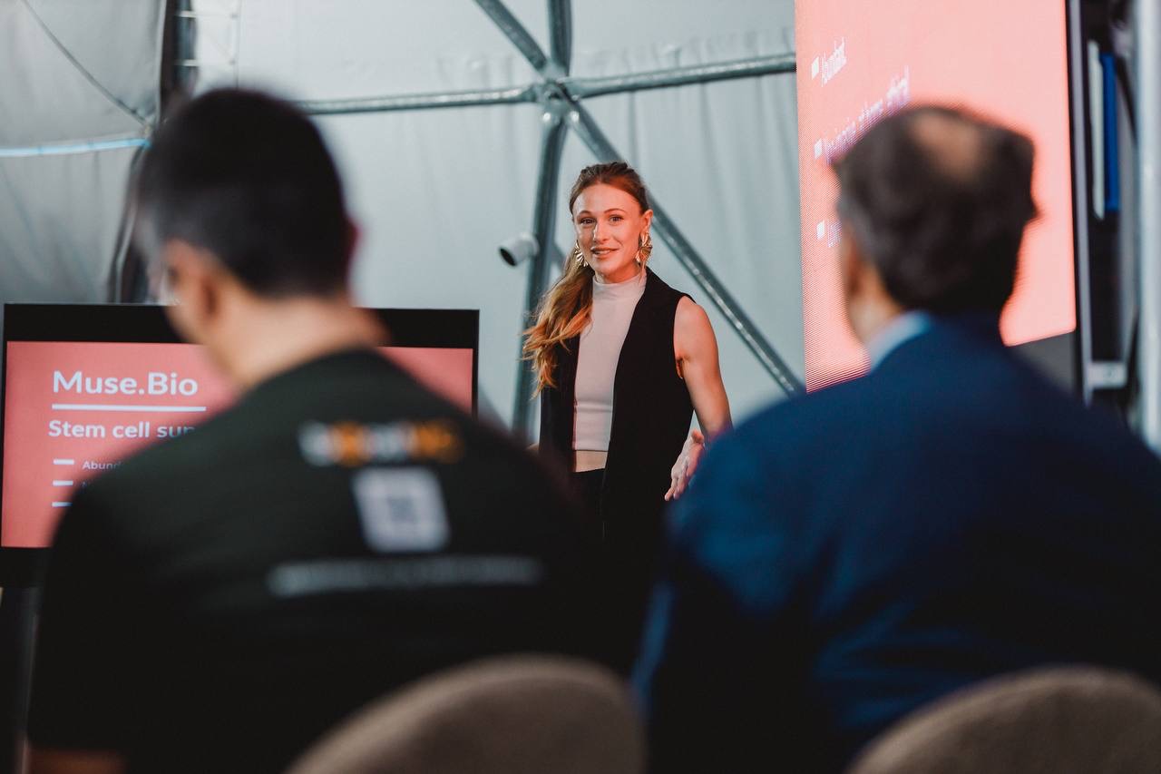 Juliette Humer pitching Muse Bio